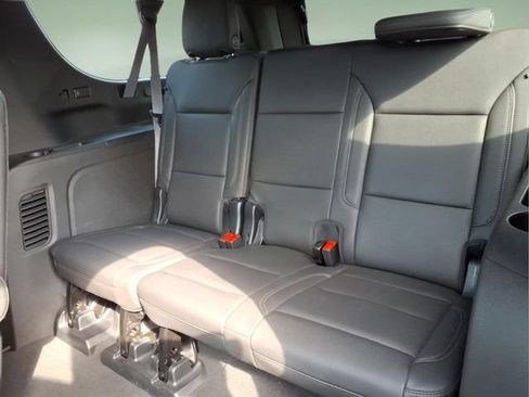 Used 2023 Chevrolet Suburban LT w/ LT Signature Plus Package AWD/4WD image 14