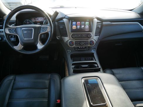 Used 2019 GMC Yukon XL Denali image 14
