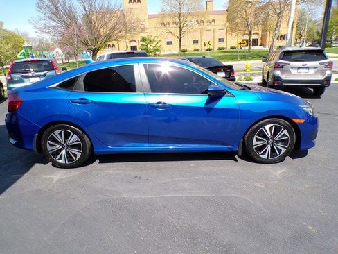 Used 2018 Honda Civic EX-T image 3