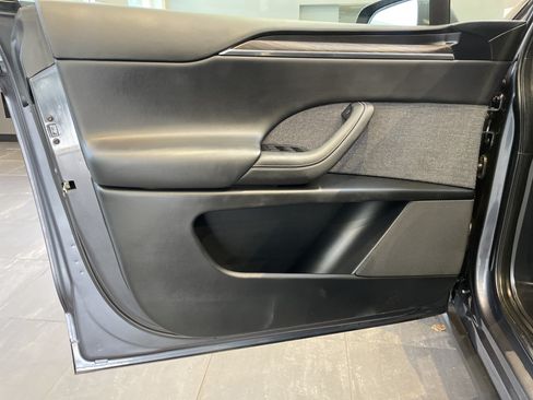 Used 2023 Tesla Model X AWD/4WD image 14