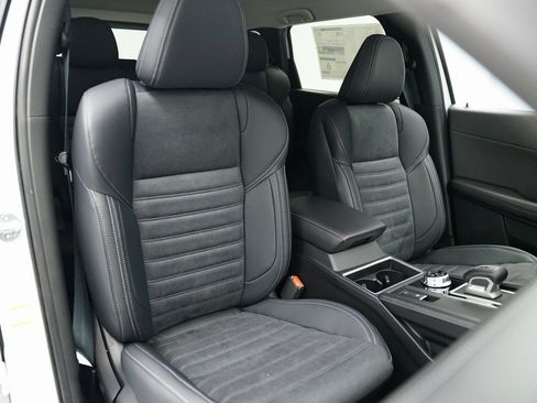 Used 2024 Mitsubishi Outlander SE image 39