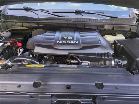 Used 2018 Nissan Titan SL AWD/4WD image 22