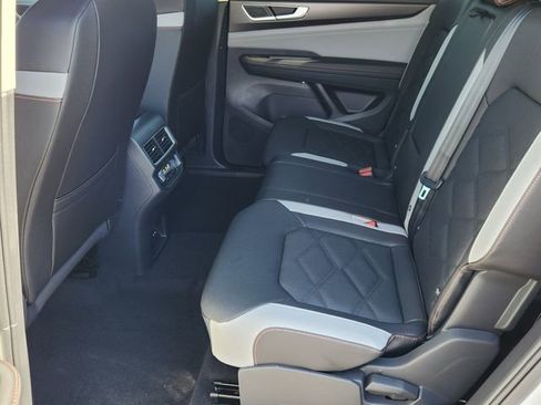 New 2026 Volkswagen Atlas Peak Edition image 7