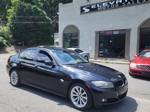 Used 2011 BMW 328i xDrive Sedan AWD/4WD image 1