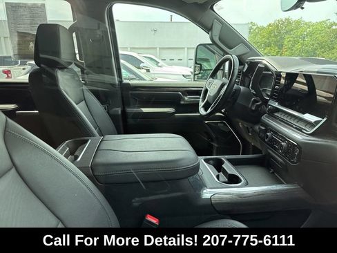 Used 2024 Chevrolet Silverado 2500 LTZ w/ LTZ Plus Package AWD/4WD image 3