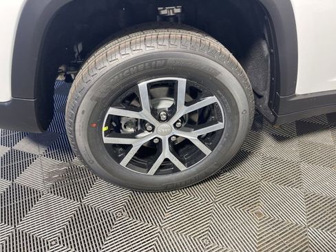 New 2025 Jeep Grand Cherokee Limited image 7