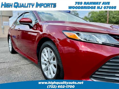 Used 2018 Toyota Camry LE FWD image 36