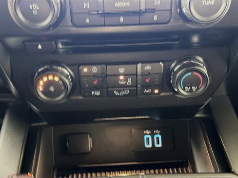 Used 2016 Ford F150 XLT w/ Equipment Group 302A Luxury AWD/4WD image 22