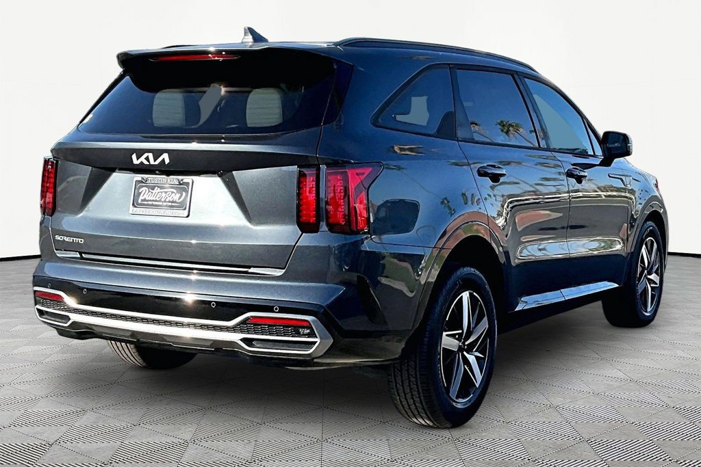 Used 2023 Kia Sorento EX FWD image 3