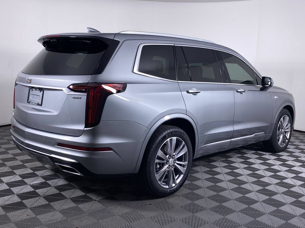 Used 2024 Cadillac XT6 Premium Luxury w/ Technology Package FWD image 20