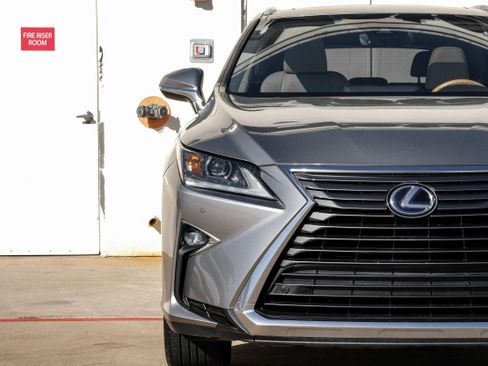 Used 2017 Lexus RX 450h AWD image 46