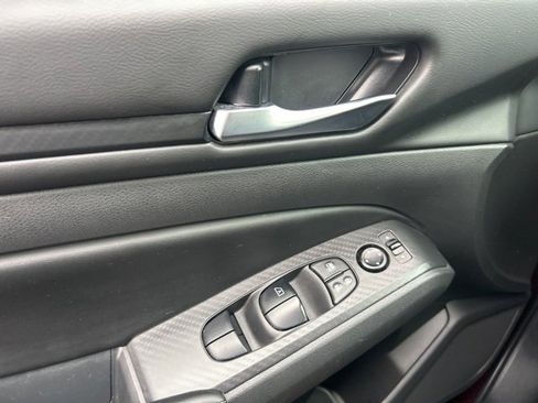 Used 2024 Nissan Altima 2.5 SV image 23