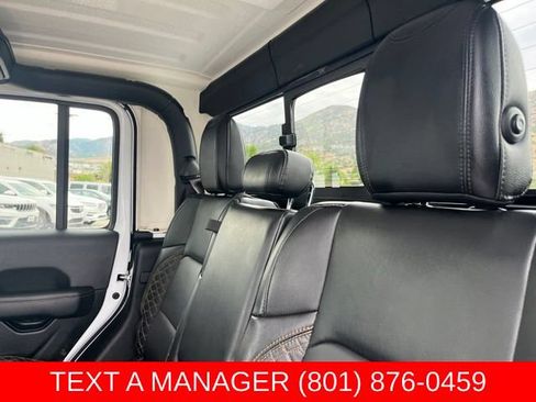 Used 2023 Jeep Gladiator Overland AWD/4WD image 17