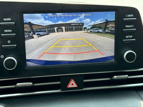 Certified 2021 Hyundai Elantra SEL image 25