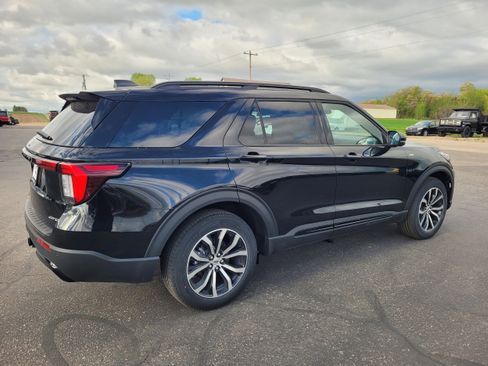 New 2026 Ford Explorer ST-Line AWD/4WD image 6