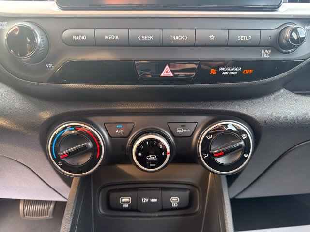 Used 2023 Hyundai Venue SE w/ Cargo Package FWD image 21