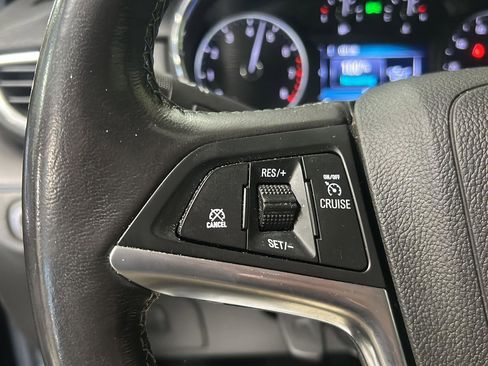 Used 2021 Buick Encore Preferred w/ Safety Package image 17