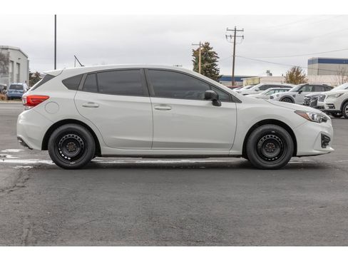Used 2018 Subaru Impreza 2.0i image 2