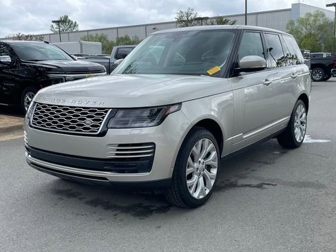Used 2020 Land Rover Range Rover HSE image 3