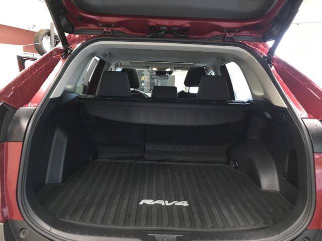 Certified 2021 Toyota RAV4 XLE w/ Convenience Package AWD/4WD image 14