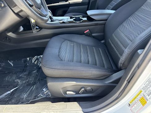 Used 2016 Ford Fusion SE FWD image 18