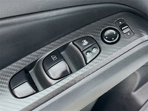 Used 2024 Nissan Altima 2.5 SV image 18