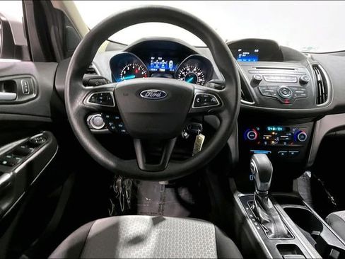 Used 2018 Ford Escape SE image 8