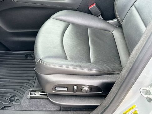 Used 2020 Chevrolet Equinox Premier w/ Premier Redline Edition FWD image 18