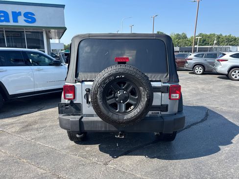 Used 2017 Jeep Wrangler Sport w/ Trailer Tow Group AWD/4WD image 4