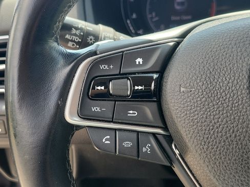 Used 2018 Honda Accord Touring image 25