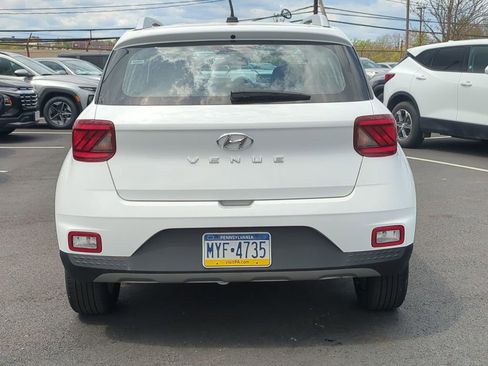 Used 2025 Hyundai Venue SEL FWD image 6