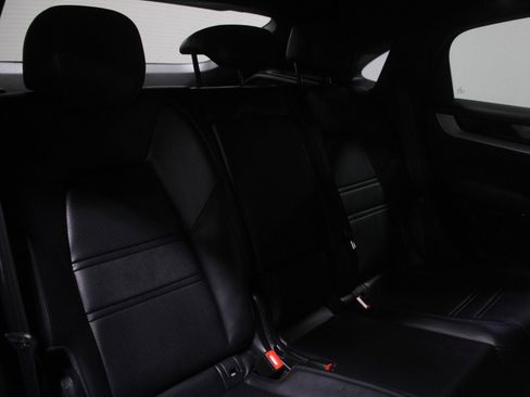 Used 2024 Porsche Cayenne Coupe AWD/4WD image 9
