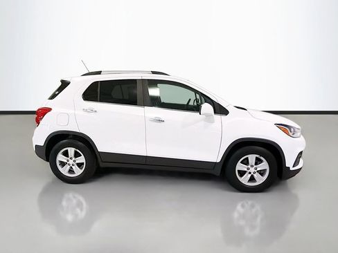Used 2020 Chevrolet Trax LT w/ Sun & Sound Package FWD image 20