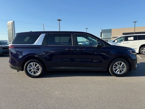 Certified 2024 Kia Carnival LX FWD image 8