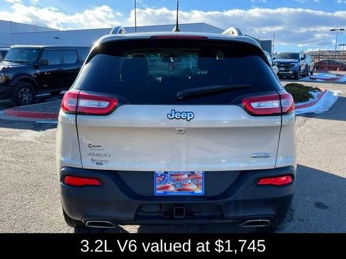 Used 2015 Jeep Cherokee Latitude w/ Comfort/Convenience Group image 4
