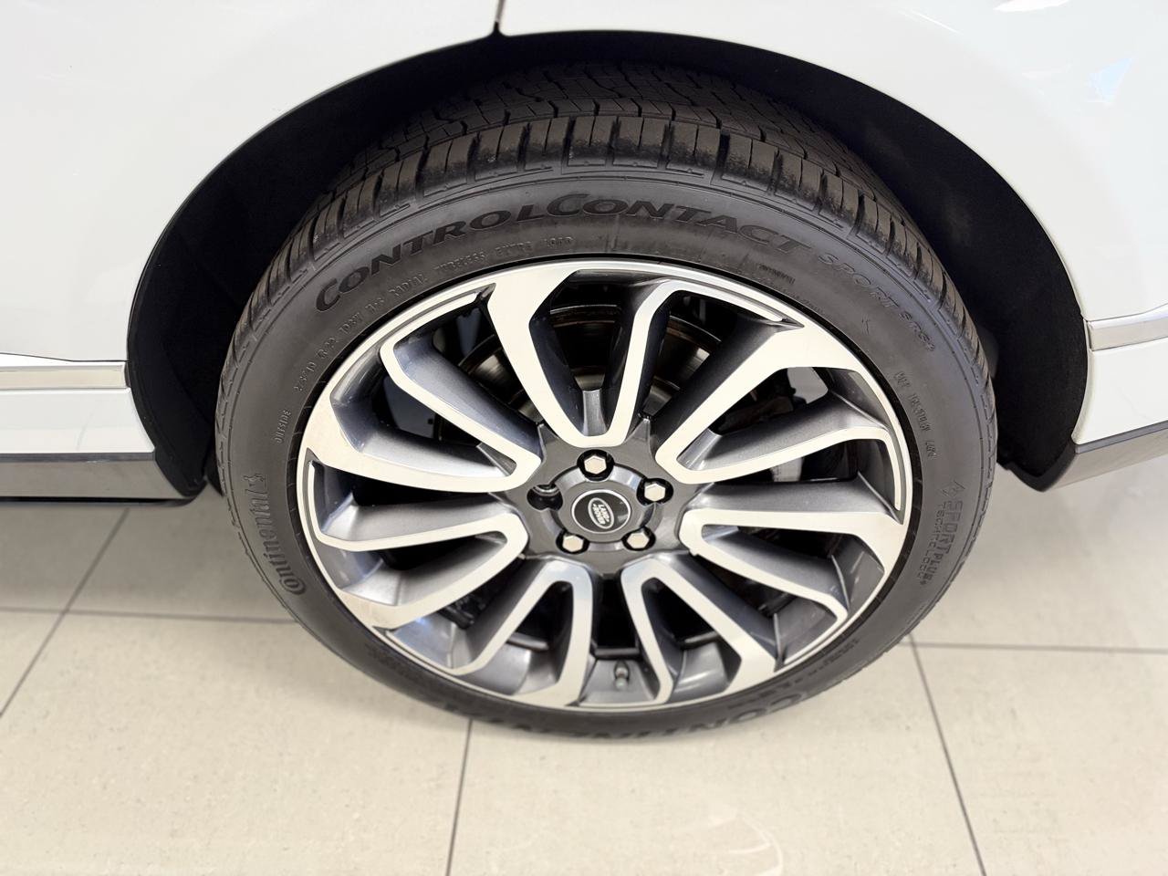 Used 2016 Land Rover Range Rover Autobiography AWD/4WD image 42