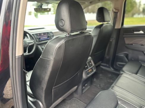 Used 2021 Volkswagen Atlas SE image 16