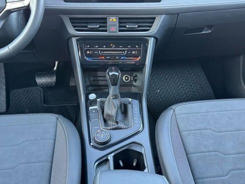 New 2026 Volkswagen Taos SE image 16