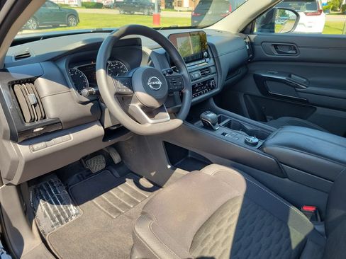 Used 2024 Nissan Pathfinder S AWD/4WD image 22