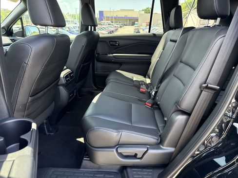 Used 2025 Honda Passport EX-L image 31