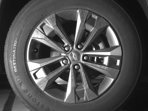 Used 2025 Chevrolet Equinox LT FWD image 13