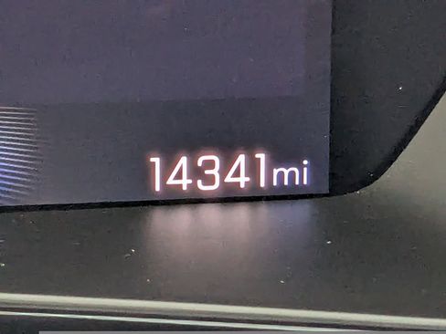 Used 2025 Chevrolet Colorado Z71 w/ Technology Package image 29