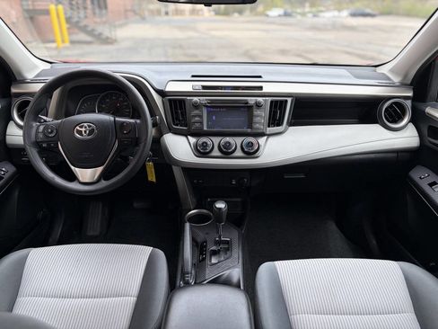Used 2013 Toyota RAV4 LE AWD/4WD image 19