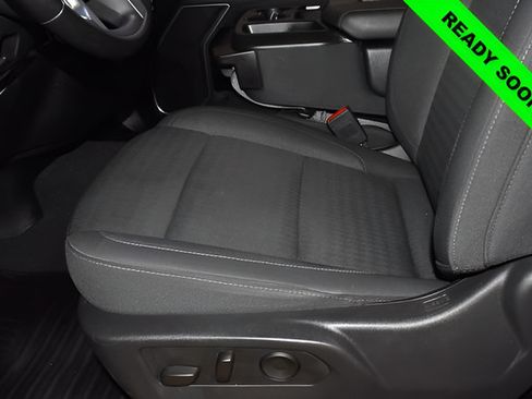 Used 2025 Chevrolet Silverado 1500 LT AWD/4WD image 15
