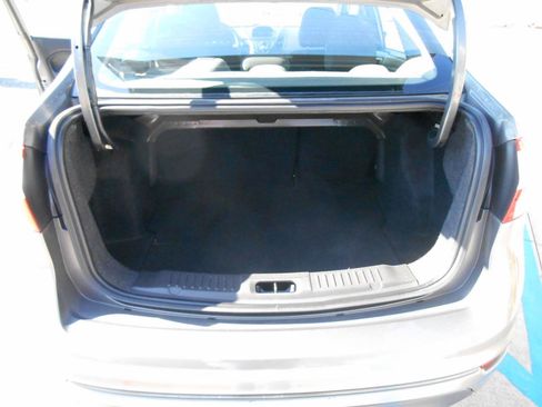 Used 2014 Ford Fiesta SE image 12