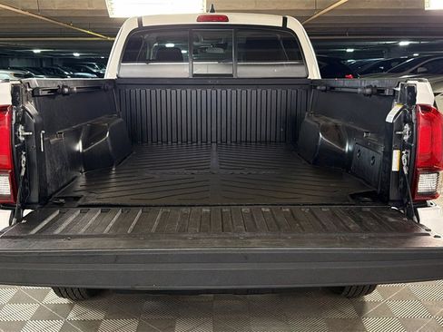 Used 2022 Toyota Tacoma SR image 13