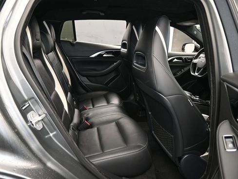 Used 2017 INFINITI QX30 Sport w/ Sport Leather Package image 39