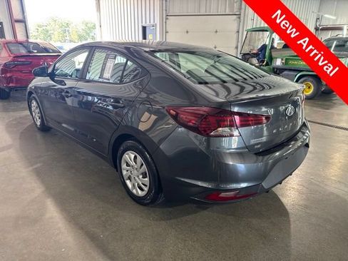 Used 2020 Hyundai Elantra SE FWD image 2