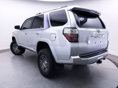 Used 2022 Toyota 4Runner SR5 Premium w/ Moonroof Package AWD/4WD image 3