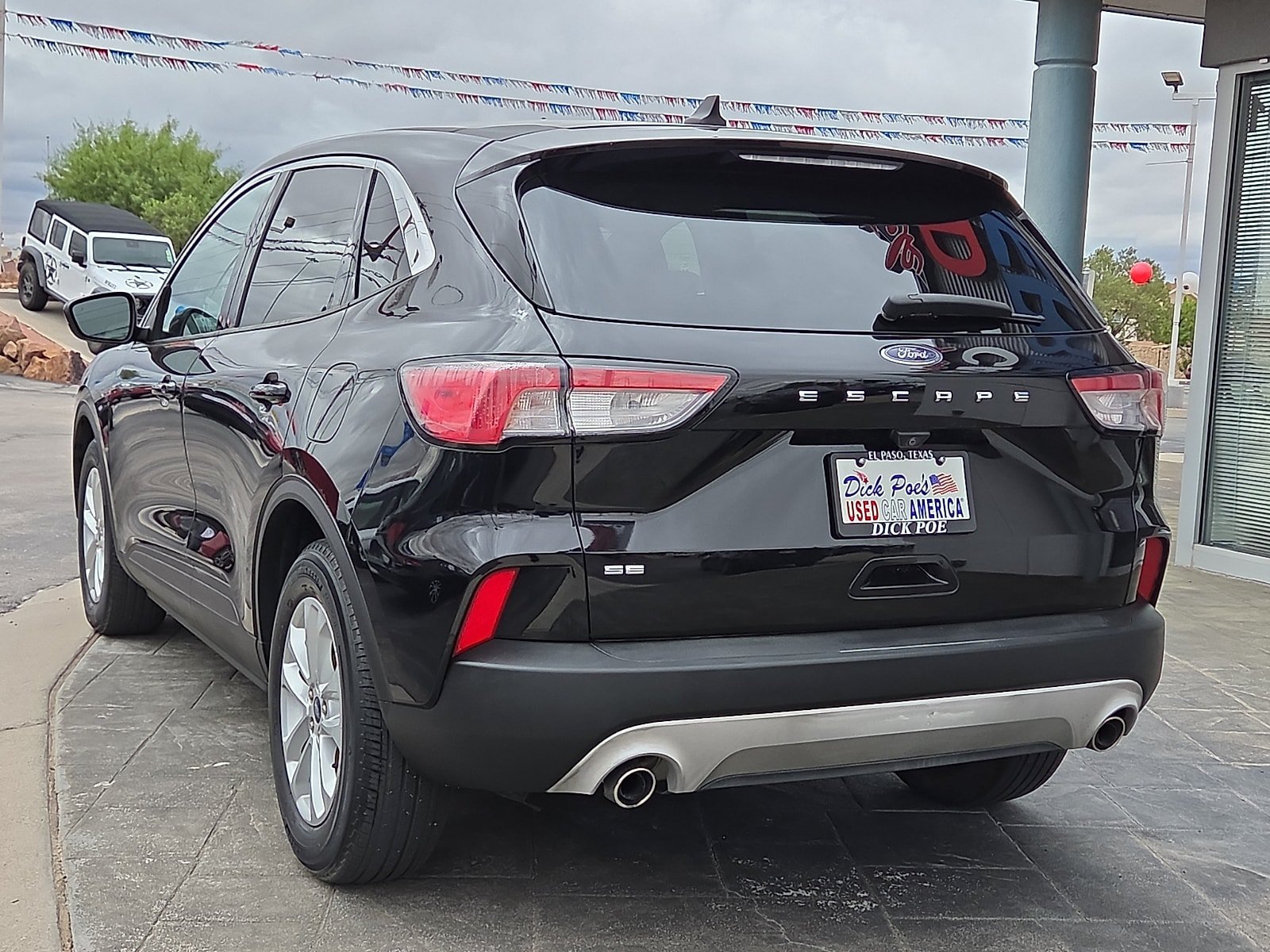 Used 2021 Ford Escape SE FWD image 4